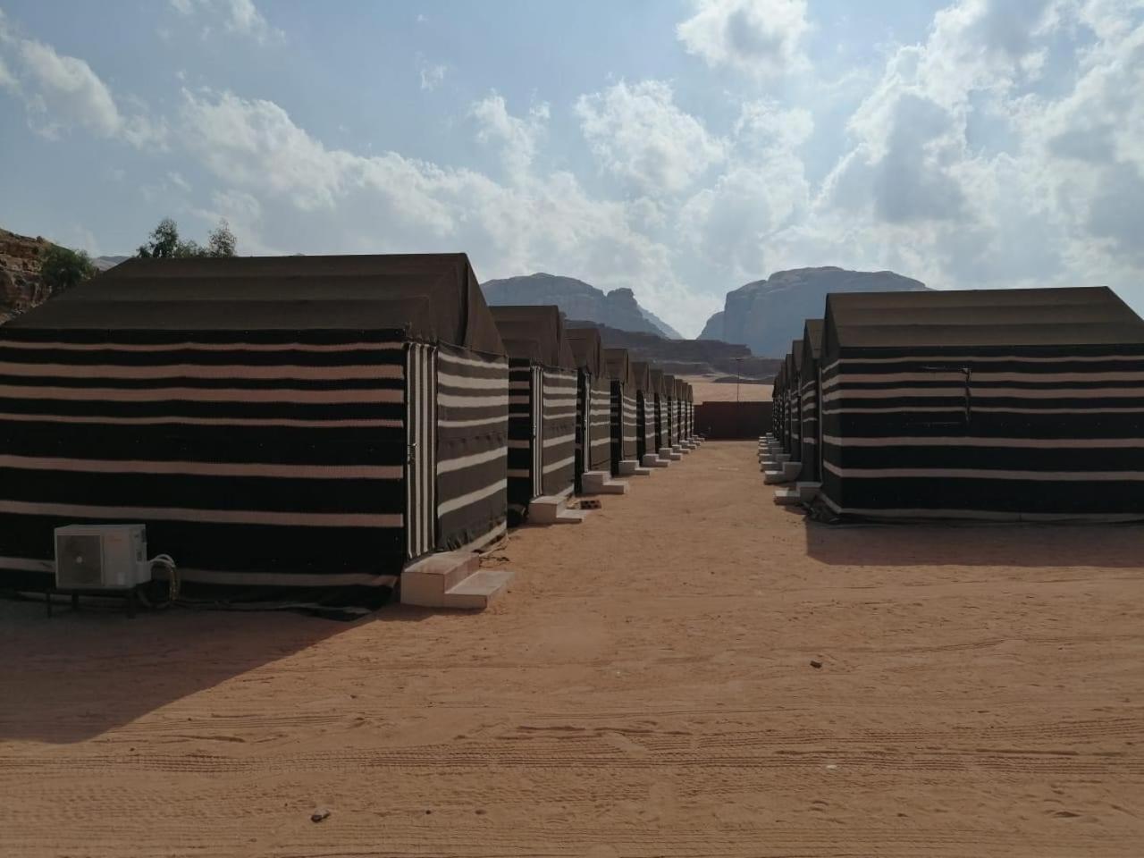 Hillawi Sand Rose Camp وادي رم الغرفة الصورة